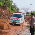 Longsor Tutupi Jalan Lintas Kerinci–Bangko, Polda Jambi Imbau Masyarakat Waspada Longsor Susulan