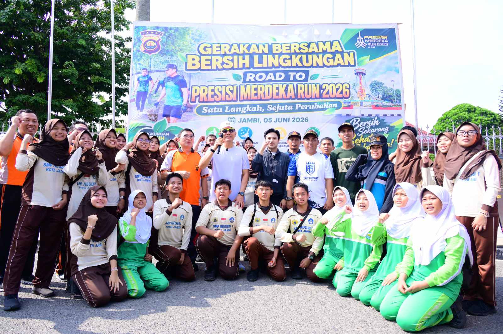 Sambut Hari Bhayangkara ke-80, Polda Jambi Gelar Gerakan Bersama Bersih Lingkungan Road to Presisi Merdeka Run 2026
