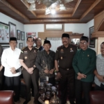 Ketua MUI Provinsi Jambi Apresiasi Kepedulian Kajati Dalam Membantu Penyelesaian Ijazah Siswa Kurang Mampu