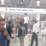 Bupati Tak Temui Massa, Aksi Mahasiswa di Kantor Bupati Muaro Jambi Memanas, Soroti Transparansi Anggaran hingga Dugaan Pengaturan Proyek