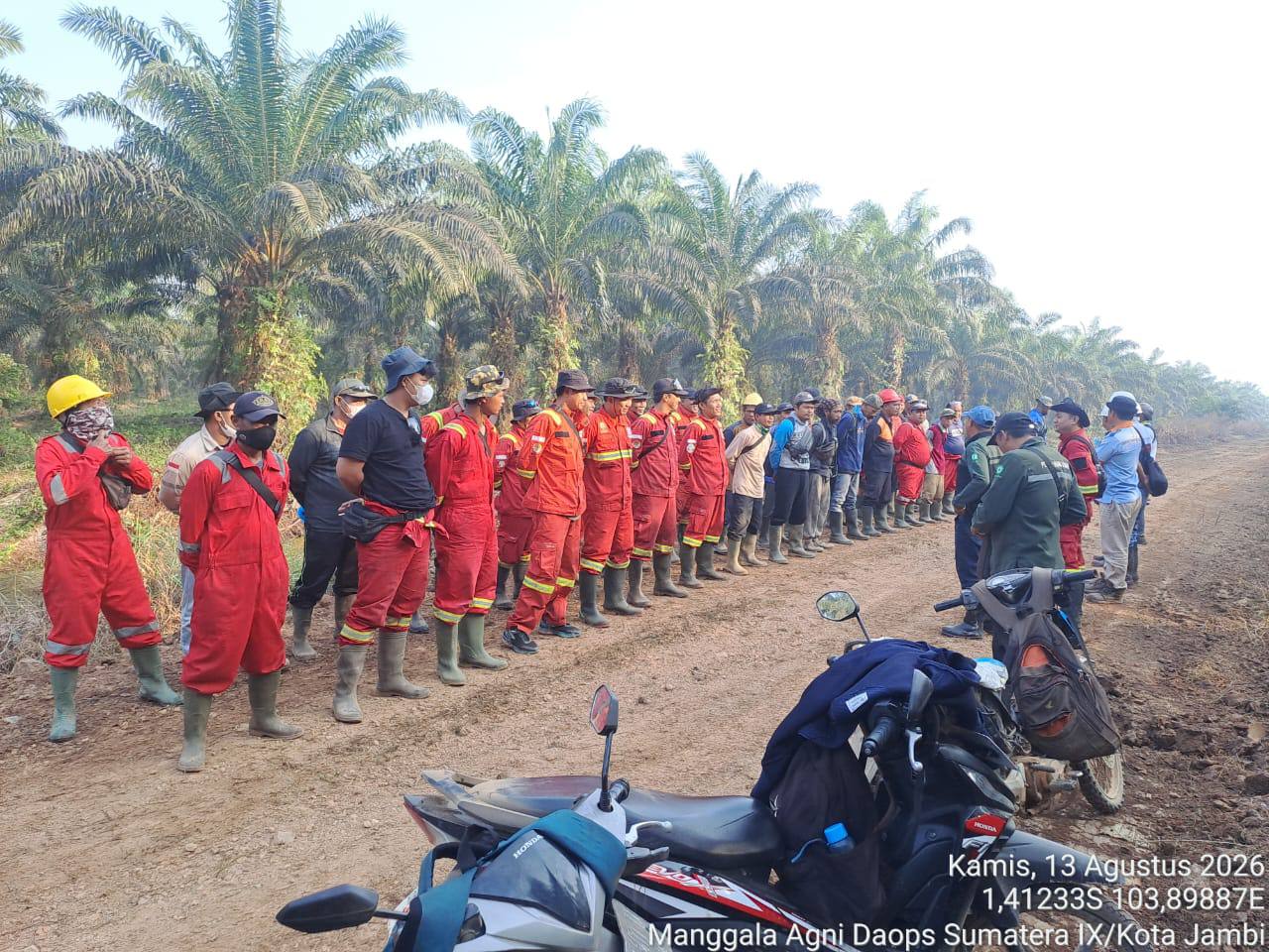 Kebakaran Lahan Gambut di Kumpeh Belum Padam, Tim Gabungan Terus Lakukan Pemadaman