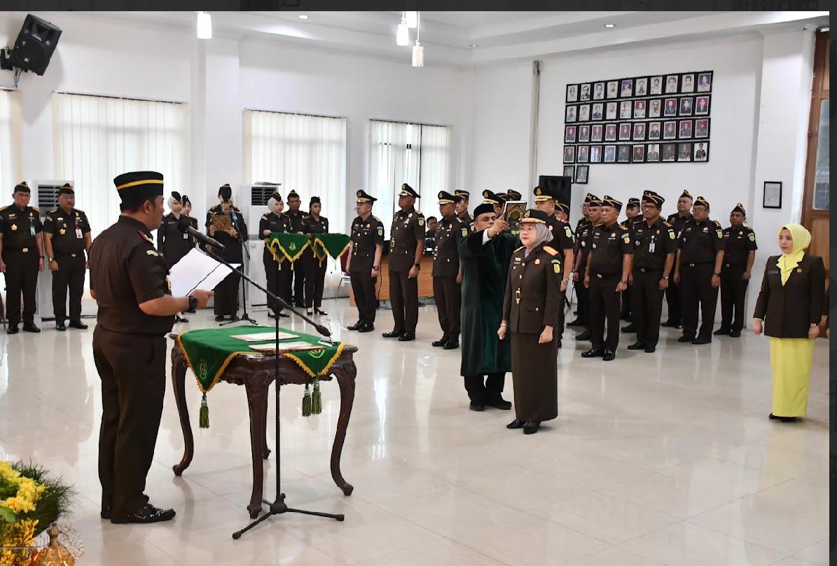 Kajati Jambi Lantik Pejabat Utama, Tegaskan Integritas dan Kepemimpinan untuk Percepatan Penegakan Hukum
