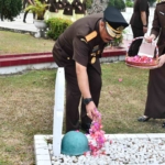 Jelang Hari Lahir Kejaksaan RI ke-81, Kejati Jambi Gelar Ziarah ke Taman Makam Pahlawan
