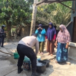 Brimob Polda Jambi Salurkan Air Bersih untuk Pesantren dan Masyarakat
