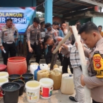 Setetes Air, Sejuta Harapan, Polres Sarolangun Salurkan Bantuan Air Bersih untuk Warga