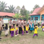 Brimob Jambi Gelar Bakti Sosial di Lingkungan TK Tunas Bangsa Merangin