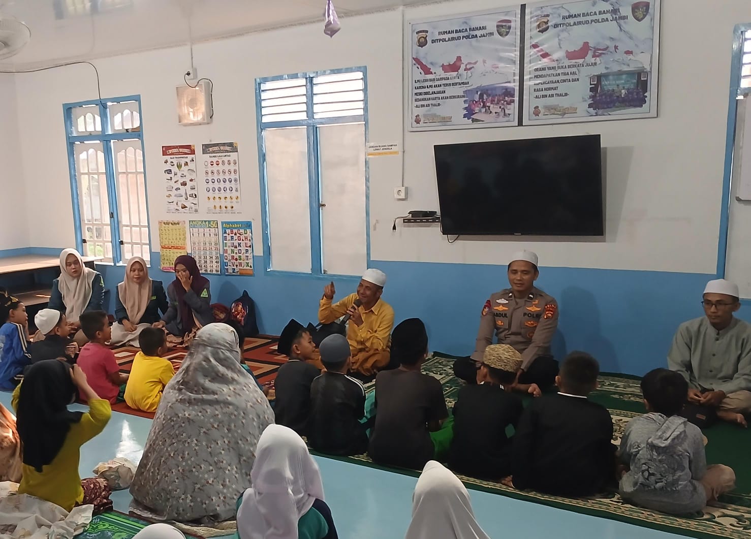Rumah Baca Bhayangkara Bahari Polda Jambi Jadi Wadah Pembinaan Keagamaan Anak Pulau Pandan