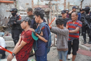 Polda Metro Jaya Gelar Operasi P4GN di Kampung Boncos, Empat Pria Diamankan dan Sejumlah Barang Bukti Disita
