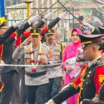 Tradisi Pedang Pora dan Adat Melayu Jambi Sambut Kapolda Jambi Irjen Pol. Widodo di Mapolda