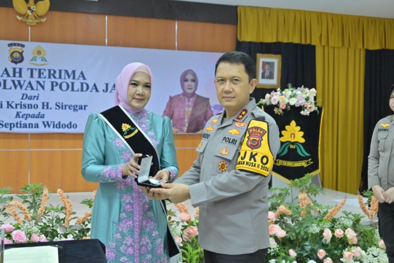 Kapolda Jambi Tekankan Peran Ibu Asuh dalam Pembinaan dan Penguatan Moril Polwan
