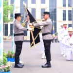Kapolda Jambi Pimpin Upacara Serah Terima Pataka Siginjai Sakti Wira Bhakti dan Pelepasan Irjen Pol. Krisno H. Siregar